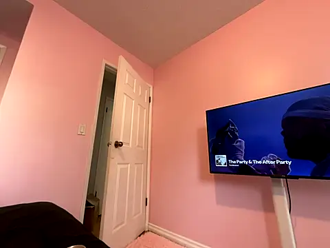 Snapshot of chloetease chatting on 10-25-25, 10:15 chloetease online show from 10-25-25, 10:15