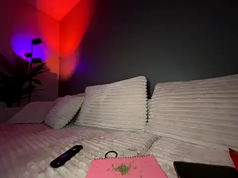 chloetease online show from 11-18-25, 03:12