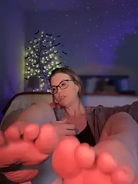 MaiseKnox online show from 12-02-24, 01:25