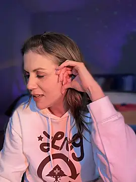 MaiseKnox online show from 12-07-24, 12:08