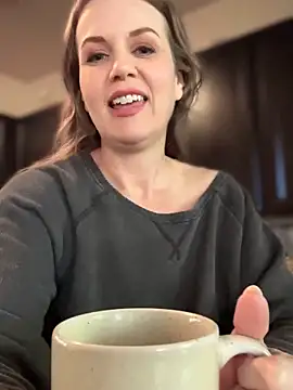 MaiseKnox online show from 12-10-24, 09:22