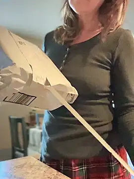 MaiseKnox online show from 12-12-24, 10:42