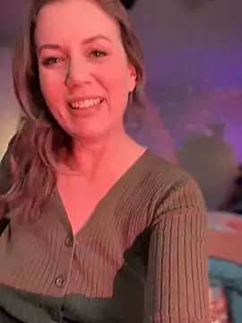 MaiseKnox online show from 12-22-24, 09:42