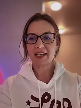 MaiseKnox online show from 12-29-24, 06:49