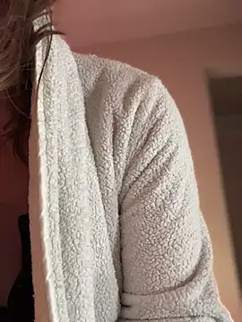 MaiseKnox online show from 01-24-25, 12:20