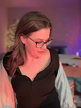 MaiseKnox online show from 01-24-25, 03:43