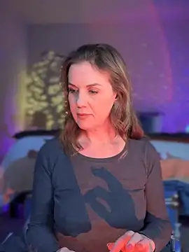 MaiseKnox online show from 02-11-25, 10:18