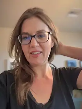 MaiseKnox online show from 03-15-25, 10:11