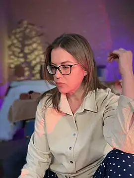 MaiseKnox online show from 03-16-25, 07:49