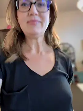 MaiseKnox online show from 09-23-25, 10:24