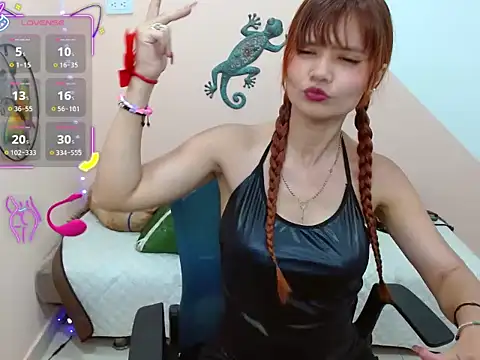 Snapshot of miss_tinnymafe chatting on 09-24-25, 03:54 miss tinnymafe online show from 09-24-25, 03:54