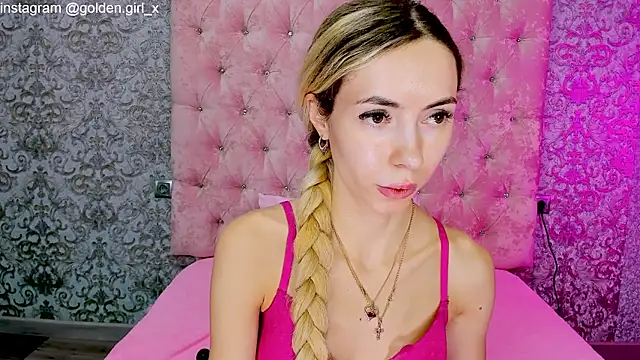 Akilla Queen online show from 09-30-25, 01:43