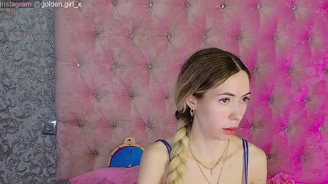 Akilla Queen online show from 05-13-26, 01:58