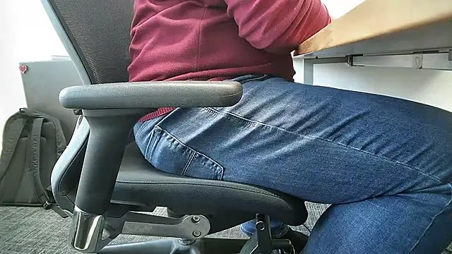 Snapshot of 69bezfleku chatting on 12-19-24, 01:18 69bezfleku online show from 12-19-24, 01:18