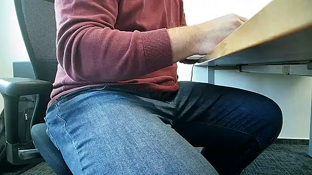 Snapshot of 69bezfleku chatting on 01-29-25, 10:27 69bezfleku online show from 01-29-25, 10:27