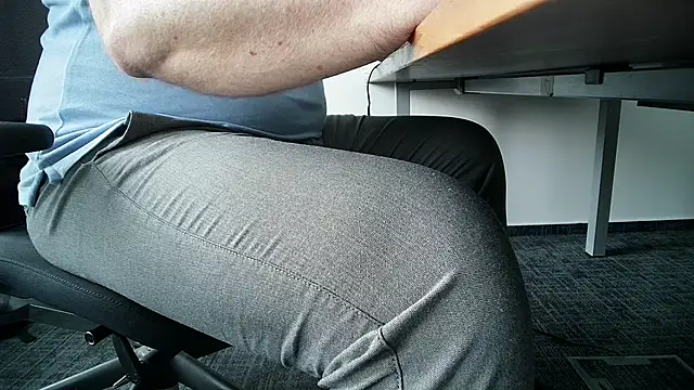 Snapshot of 69bezfleku chatting on 10-01-25, 06:30 69bezfleku online show from 10-01-25, 06:30