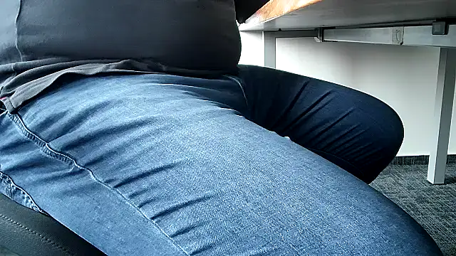 Snapshot of 69bezfleku chatting on 10-24-25, 07:38 69bezfleku online show from 10-24-25, 07:38