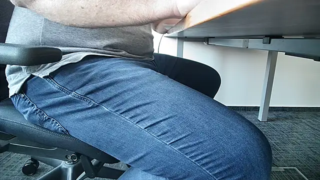 Snapshot of 69bezfleku chatting on 11-05-25, 11:10 69bezfleku online show from 11-05-25, 11:10