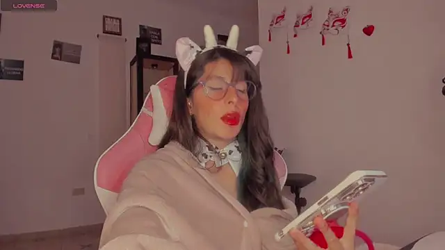 Snapshot of VYONED chatting on 01-01-25, 10:56 VYONED online show from 01-01-25, 10:56