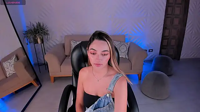 MelissaMoore  online show from 01-27-25, 04:20