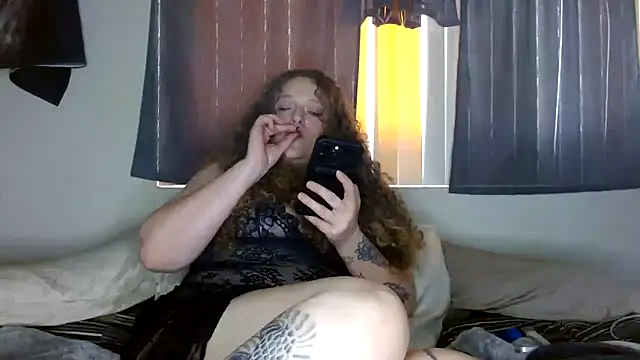 Snapshot of smokyjane chatting on 01-22-25, 11:53 smokyjane online show from 01-22-25, 11:53