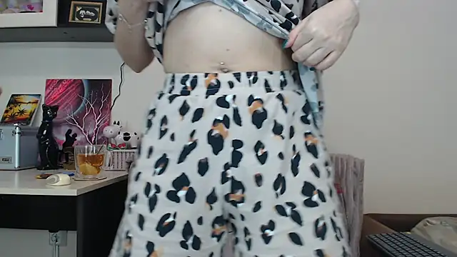 Snapshot of SugarTati chatting on 01-14-25, 03:04 SugarTati online show from 01-14-25, 03:04