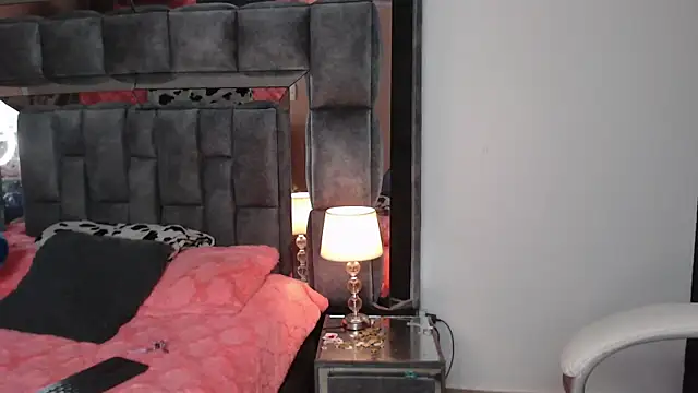 Christaly  online show from 11-30-25, 05:44