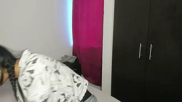 skinny Yizz online show from 10-17-25, 10:01