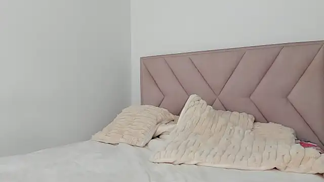 Dephne   online show from 02-26-25, 05:39