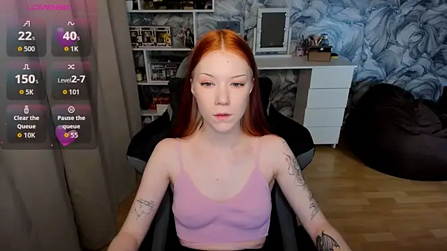 litl Mia online show from 10-28-25, 04:42