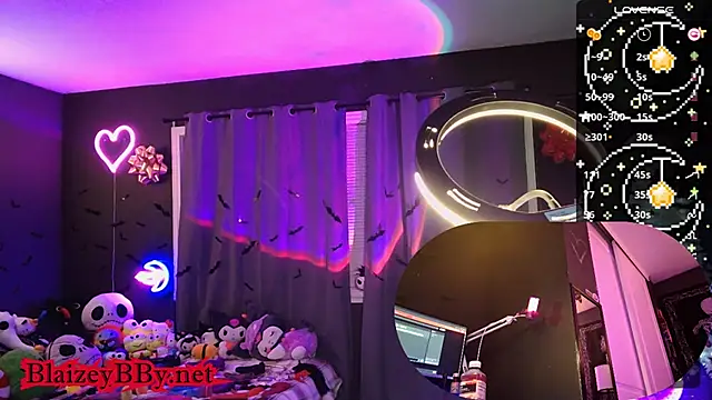 Snapshot of BlaizeyBBy chatting on 12-13-24, 09:24 BlaizeyBBy online show from 12-13-24, 09:24