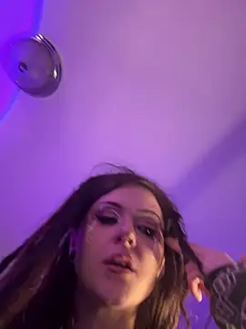 Snapshot of BlaizeyBBy chatting on 12-13-24, 12:28 BlaizeyBBy online show from 12-13-24, 12:28