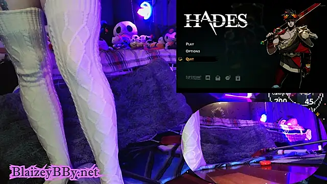 Snapshot of BlaizeyBBy chatting on 12-15-24, 12:28 BlaizeyBBy online show from 12-15-24, 12:28