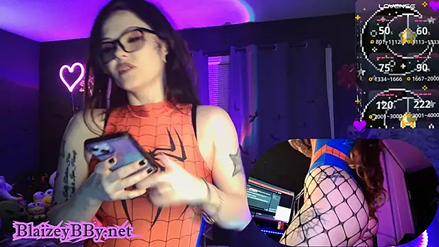 Snapshot of BlaizeyBBy chatting on 01-11-25, 09:36 BlaizeyBBy online show from 01-11-25, 09:36