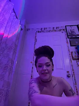 Snapshot of BlaizeyBBy chatting on 03-13-25, 12:56 BlaizeyBBy online show from 03-13-25, 12:56