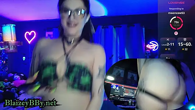 Snapshot of BlaizeyBBy chatting on 03-22-25, 09:34 BlaizeyBBy online show from 03-22-25, 09:34