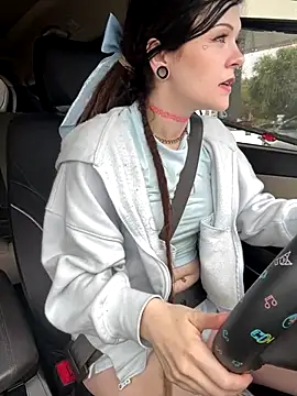 Snapshot of BlaizeyBBy chatting on 09-10-25, 10:43 BlaizeyBBy online show from 09-10-25, 10:43