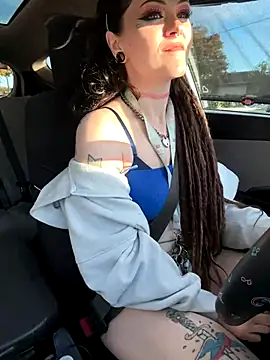 Snapshot of BlaizeyBBy chatting on 11-05-25, 12:10 BlaizeyBBy online show from 11-05-25, 12:10