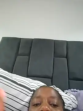 Snapshot of Galcraze chatting on 02-02-25, 01:12 Galcraze online show from 02-02-25, 01:12