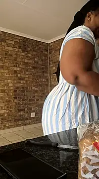 Snapshot of Galcraze chatting on 02-13-25, 02:09 Galcraze online show from 02-13-25, 02:09