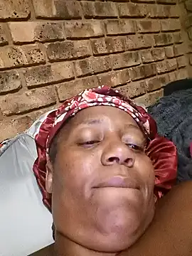 Snapshot of Galcraze chatting on 03-13-25, 12:59 Galcraze online show from 03-13-25, 12:59