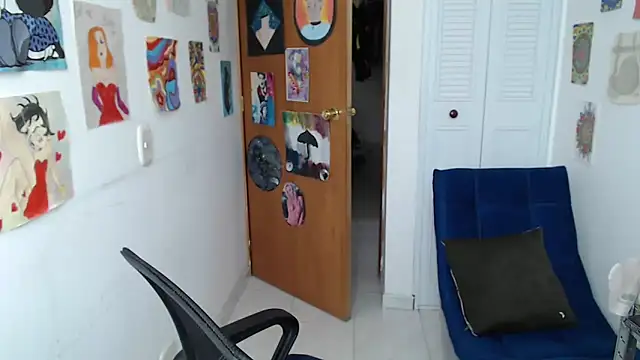 Snapshot of soynanabela28 chatting on 04-10-26, 05:06 soynanabela28 online show from 04-10-26, 05:06