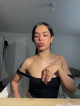 Snapshot of xlovelygirlx chatting on 01-10-25, 10:25 xlovelygirlx online show from 01-10-25, 10:25