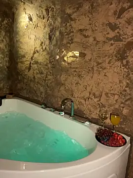 Snapshot of joanaelaa chatting on 12-16-24, 05:22 joanaelaa online show from 12-16-24, 05:22