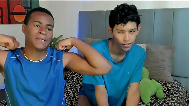 Snapshot of CrissBrownxxx chatting on 10-18-25, 07:03 CrissBrownxxx online show from 10-18-25, 07:03