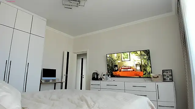 Snapshot of _Miss_Johansson_ chatting on 03-12-26, 12:00 Miss Johansson online show from 03-12-26, 12:00