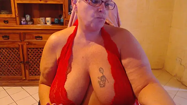 MISS LINDAH online show from 10-01-25, 05:13