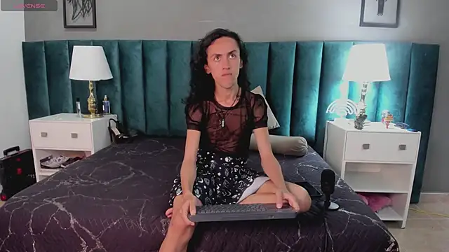 Karol fenixx online show from 12-29-24, 03:24