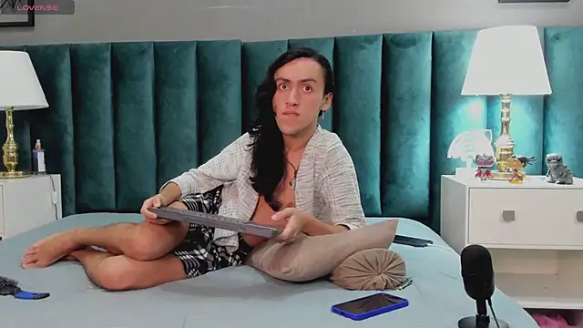 Karol fenixx online show from 01-24-25, 06:14