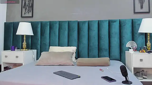 Karol fenixx online show from 02-13-25, 11:15